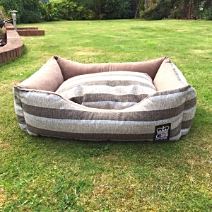 Classic Dog Settee Stripe Chatsworth Nutmeg  - Various Sizes